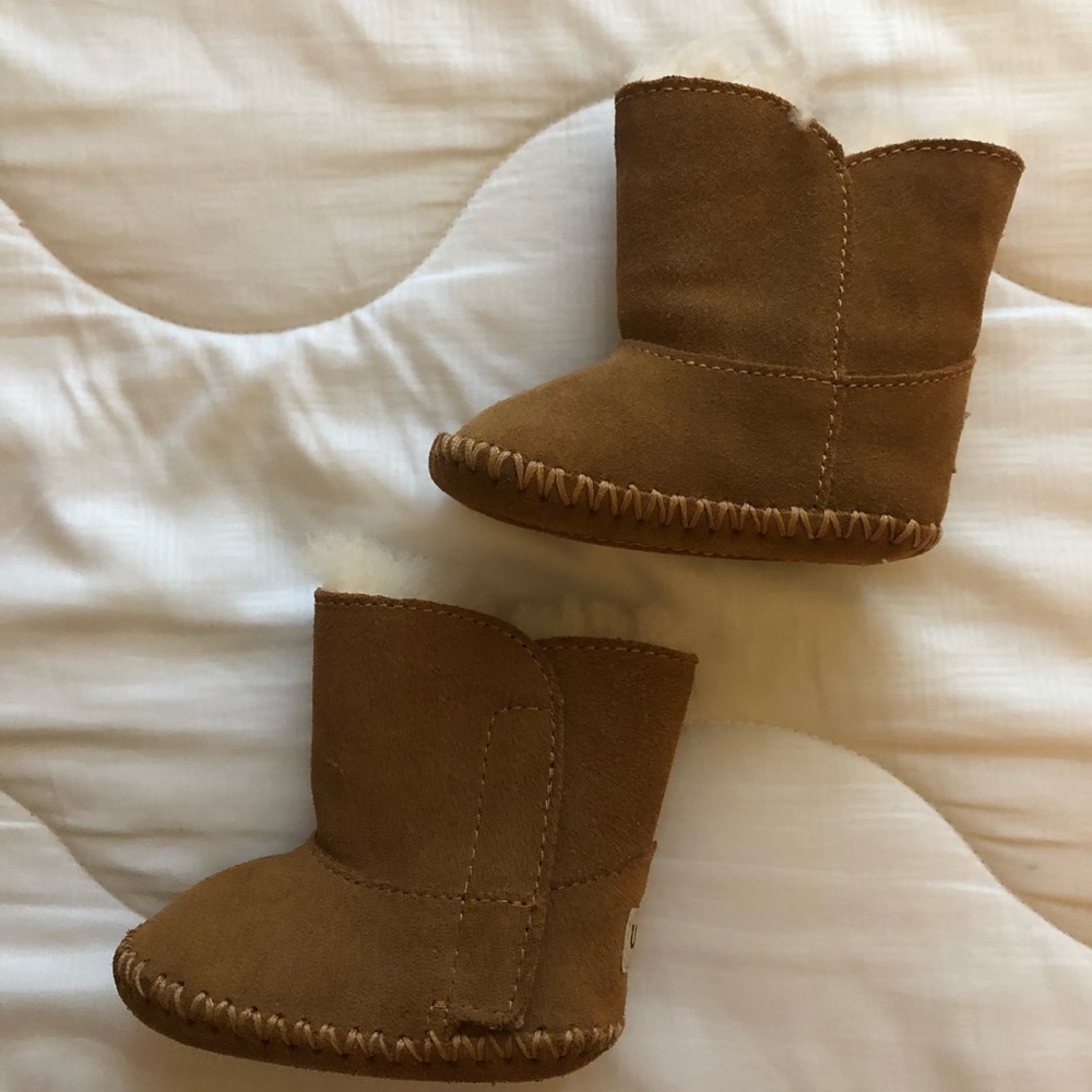 UGG baby boots - Picture 2 of 3